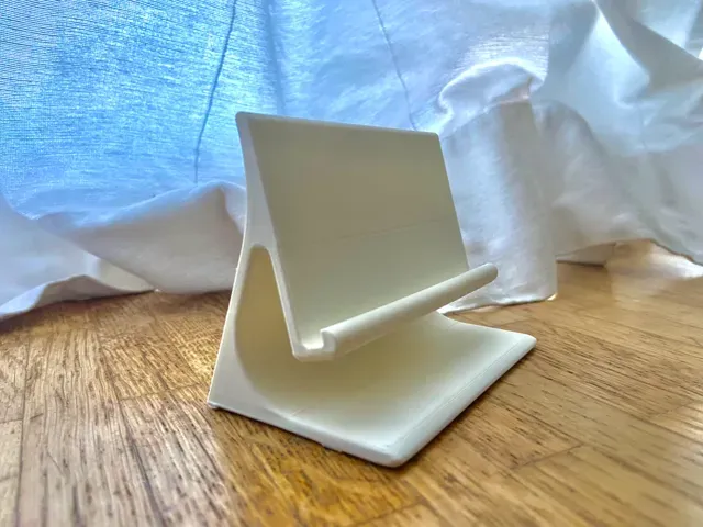 Minimalistic iPad holder / iPad Ständer, Halter — Image 3 of 4