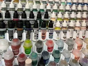 Customizable SKADIS Paint Holder