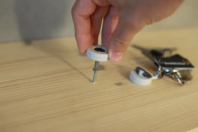 Toolfinity - The Coin (reversible ratchet driver) — Image 2 of 14