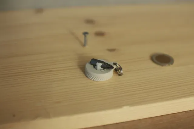 Toolfinity - The Coin (reversible ratchet driver) — Image 4 of 14