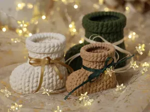 Knitted Christmas Bootie – 3 Sizes