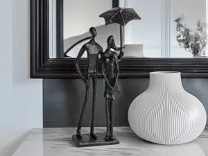 Cute Couple Sculpture