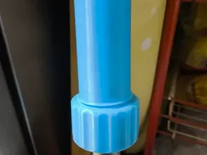 Spinning mop lock