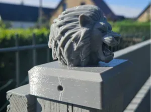 Post Cap Lion, 70x70 mm