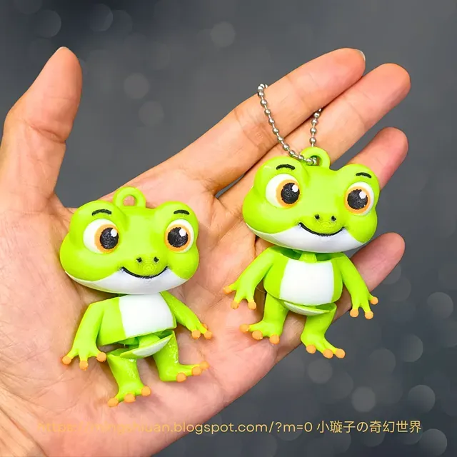 Articulated Cute Frog keychain 可活動的可愛青蛙鑰匙扣 — Image 6 of 8
