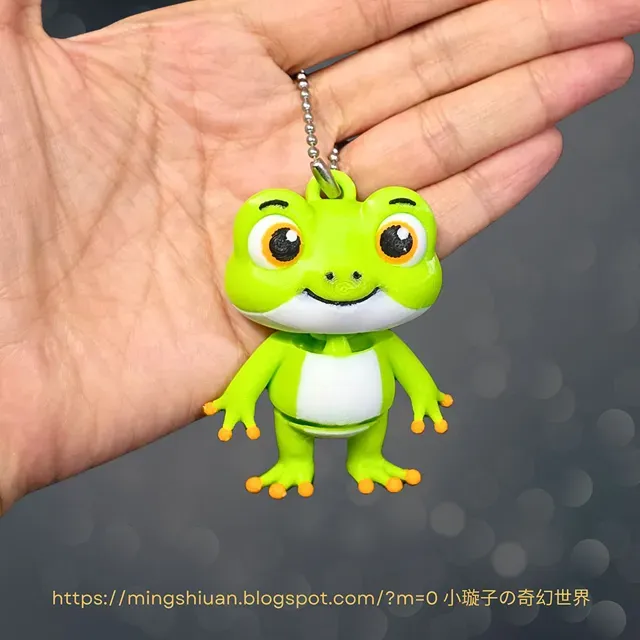 Articulated Cute Frog keychain 可活動的可愛青蛙鑰匙扣 — Image 3 of 8