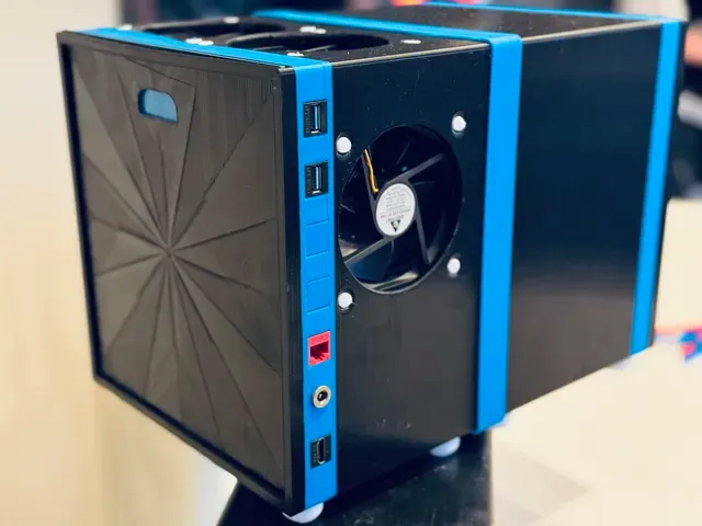 pillarmax - Open Source 16-bay NAS + 3.5" drives. — Фото 7 из 14