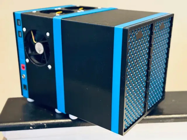 pillarmax - Open Source 16-bay NAS + 3.5" drives. — Фото 3 из 14
