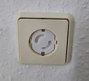 Power socket protection / Steckdosenschutz