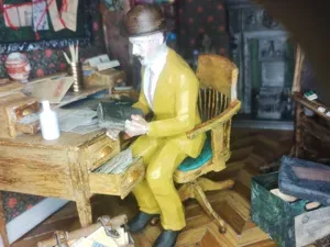 1:12 dollhouse figure / Dr Watson / Man Sitting