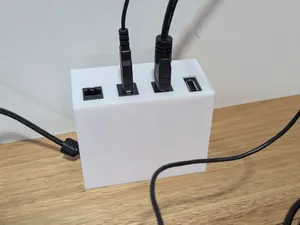 Keystone Multi‑Port Hub - HDMI,DP, USB, Ethernet