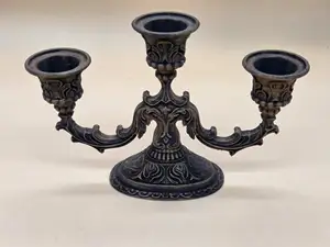Eleganter Dreifach-Kerzenhalter