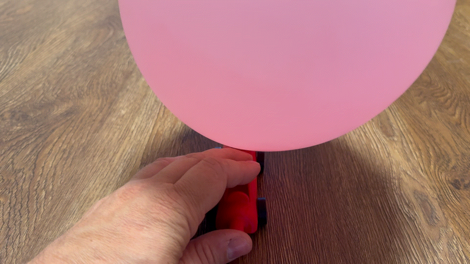 Ballon-Rennauto mit Düsenantrieb, Luftballon