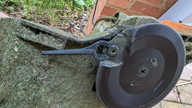 Bosch Strimmer/Trimmer Blade — Image 2 of 2