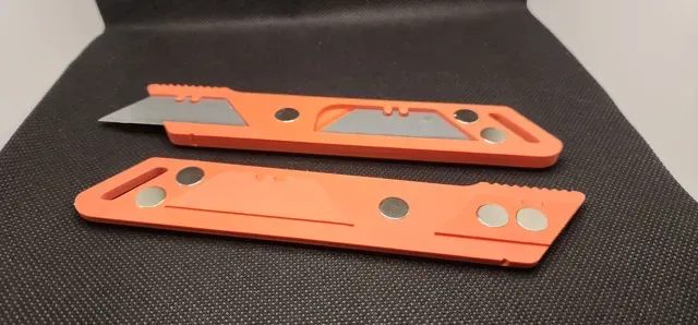 Box Knife - Fixed Blade - Magnetic — Image 3 of 7