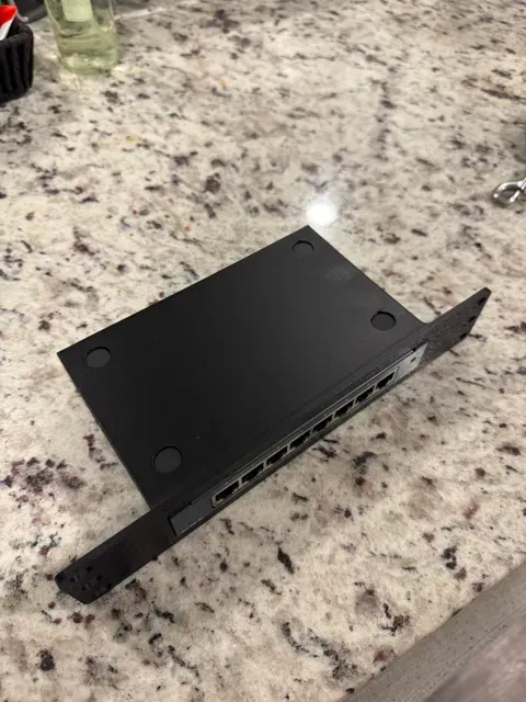 TP-Link 8 Port Switch (TL-SG108) 10 in Rack Mount — Image 5 of 5