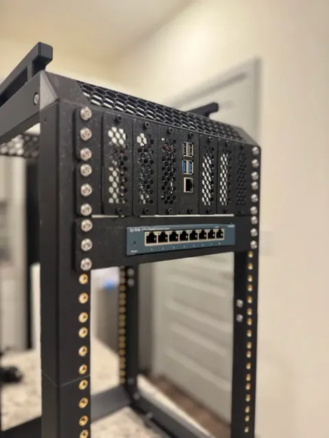 TP-Link 8 Port Switch (TL-SG108) 10 in Rack Mount — Image 2 of 5