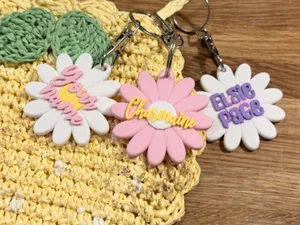 Daisy Flower Customisable Name Keychain, Bagcharm