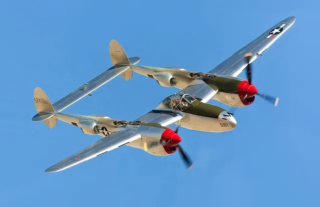 P-38 Lightning Aircraft Model - Scale 1:72 — Image 4 of 8
