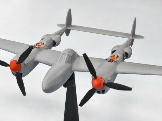 P-38 Lightning Aircraft Model - Scale 1:72 — Image 6 of 8