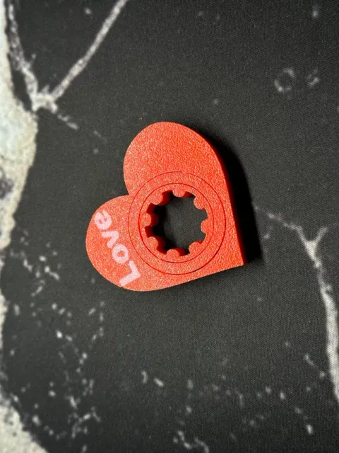 Simple print in place Heart fidget spinner bearing — Image 2 of 3