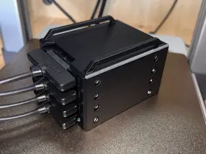 2,5 Zoll SSD 4-Fach Gehäuse