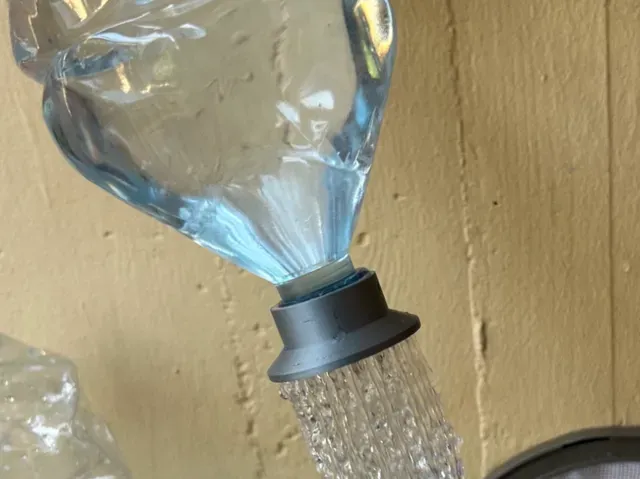 Bottle Shower Cap – Screw-On PET Bottle Sprinkler