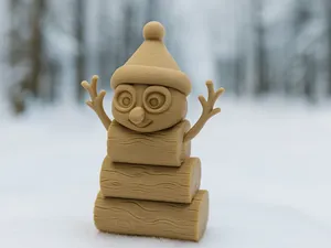 Holzstapel-Schneemann mit Wichtelmütze