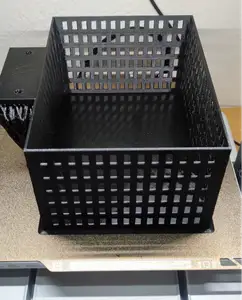 Anemone box for mounting on aquarium rail