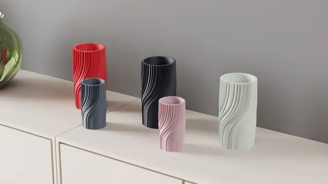 Modern Vase. elegant twisted vase. Beautiful gift — Фото 6 из 9