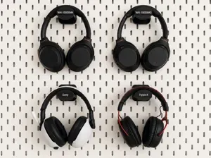 SKÅDIS Headphone Holder – Swappable Nameplates