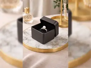 Boîte à bijoux minimaliste – Écrin bague & bijoux