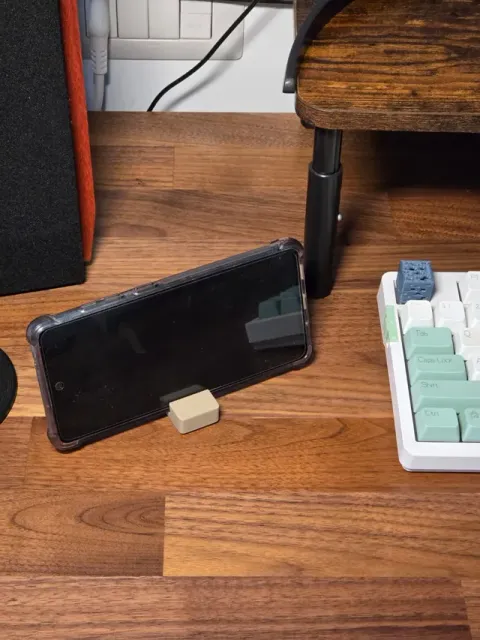 Compact phone stand — Фото 2 из 9