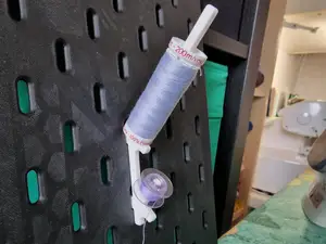 Skadis sewing thread- and bobbin holder
