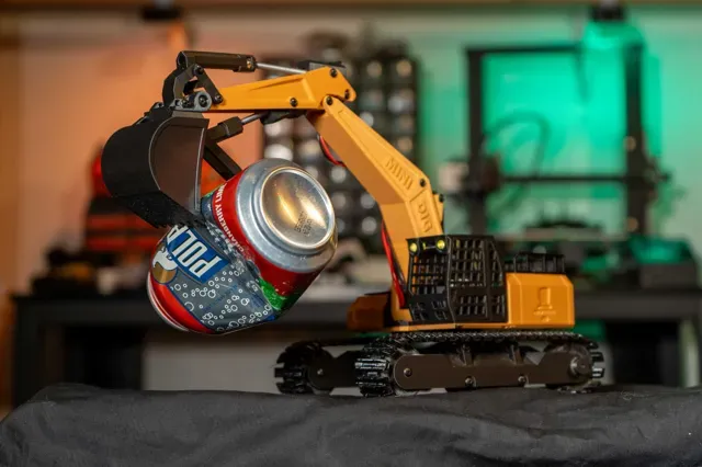 3D Printed RC Excavator — Фото 8 из 8