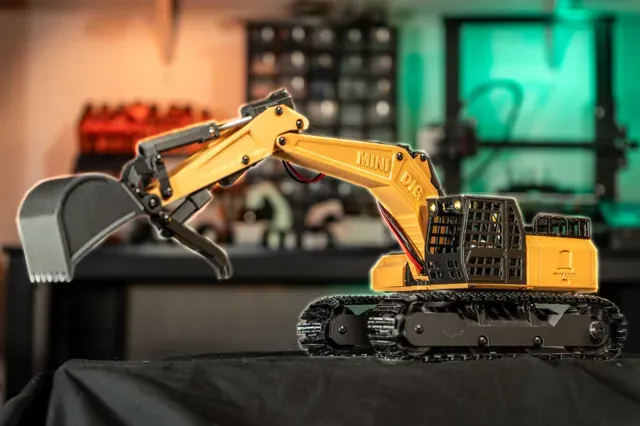 3D Printed RC Excavator — Фото 4 из 8