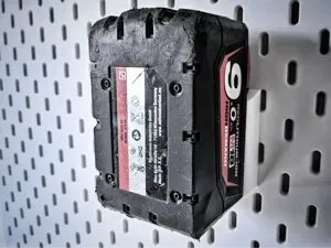 Single Milwaukee M18 Battery Holder for SKÅDIS