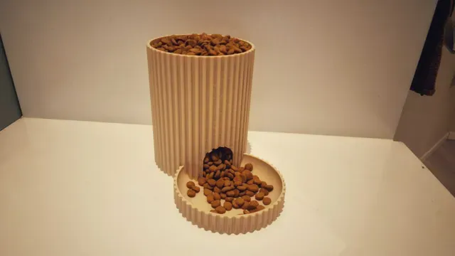 Stylish Auto Cat Feeder — Image 7 of 7