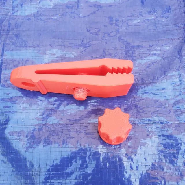 Heavy-Duty Tarp Clip with Tightening Knob — Image 2 of 3