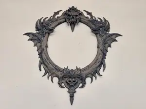 Gothic Skull Rahmen – Dekorativer Dämonenkranz