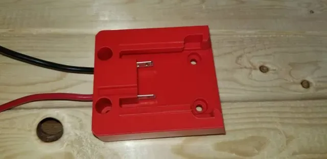Milwaukee M18 Battery adapter with connector — Image 5 of 5