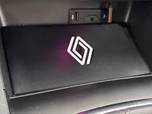 Renault Kadjar center console gap cover front