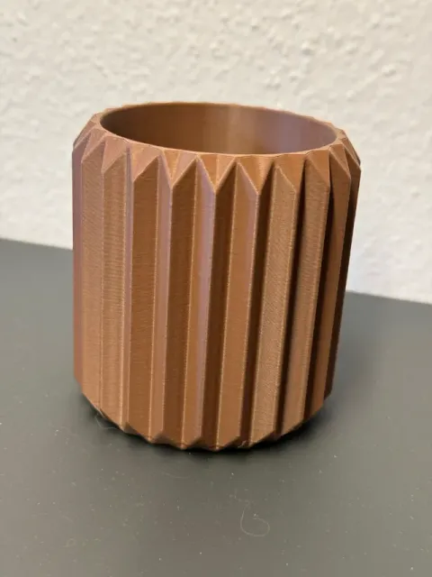 Plant Pot Big Ribbed Triangle 1 — Фото 7 из 8