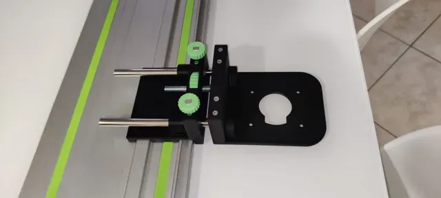 Makita RT0700 Festool con regolazione micrometrica — Image 4 of 8