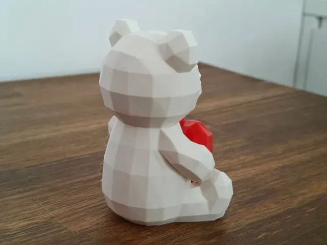 Low Poly Valentine Teddy Bear with Heart — Фото 9 из 12