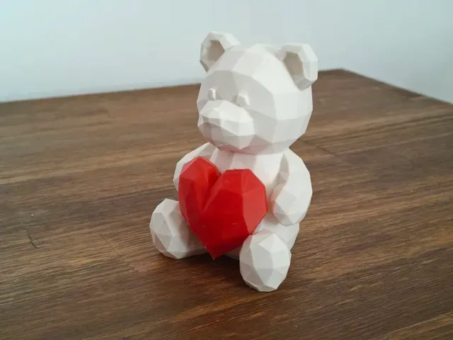 Low Poly Valentine Teddy Bear with Heart — Фото 12 из 12
