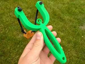Fast print hunting slingshot with front iron sight