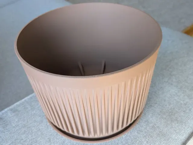 Beautiful Plant Pot c/w Drain Tray (no supports) — Фото 7 из 7
