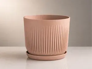 Beautiful Plant Pot c/w Drain Tray (no supports)