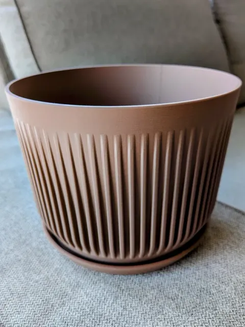 Beautiful Plant Pot c/w Drain Tray (no supports) — Фото 5 из 7